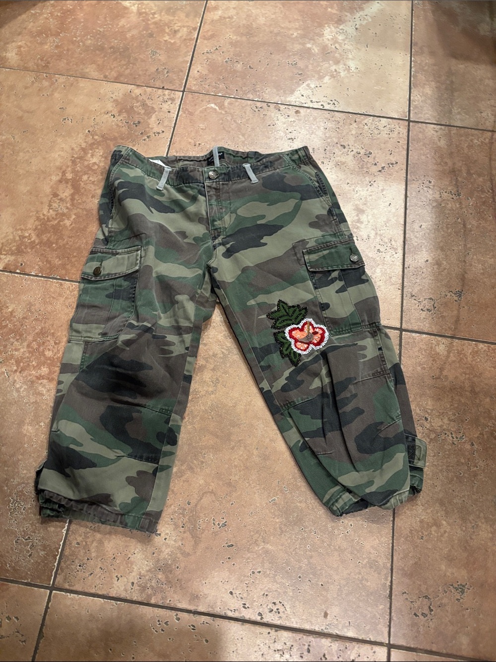 Guess Camo Cargo Capris with Floral embroidery Patches- Green
